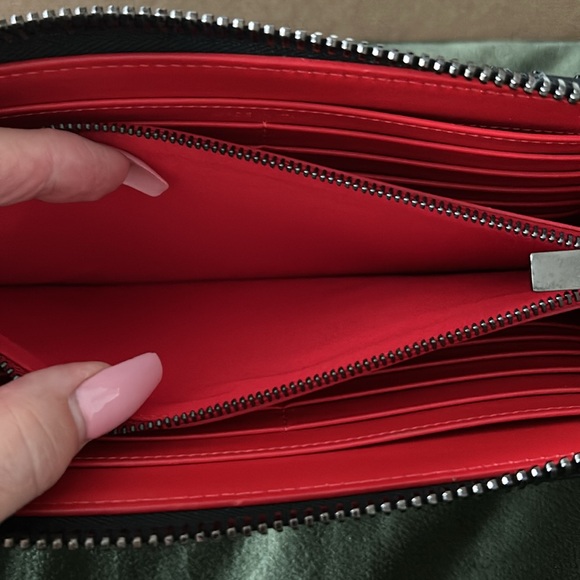 Christian Louboutin Panettone XL ❣️❣️black leather spiked wallet / clutch❣️EUC - Picture 10 of 11